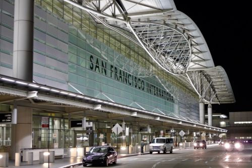 圣诞新年旺季：旧金山国际机场半小时内停车免费
