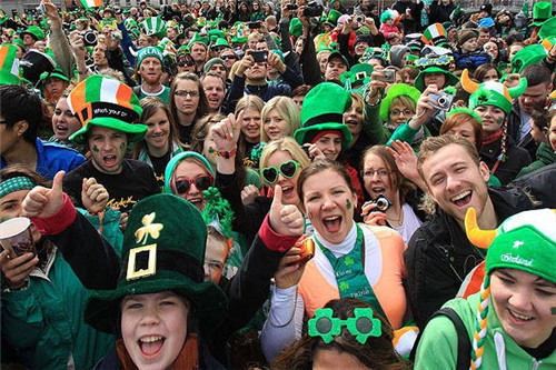 玩转美国绿帽子狂欢节St.Patrick's Day 爱尔兰的咖啡加美酒