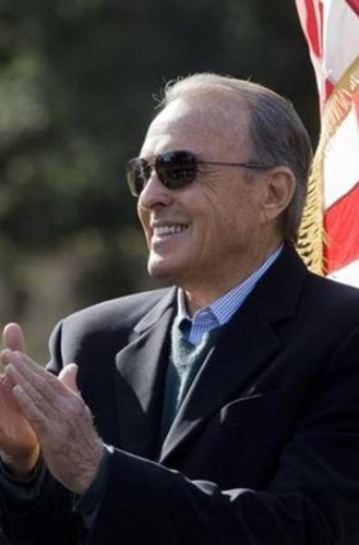 唐纳德·布伦(donald bren)2014年12月,香港房地产大亨郭炳江因为