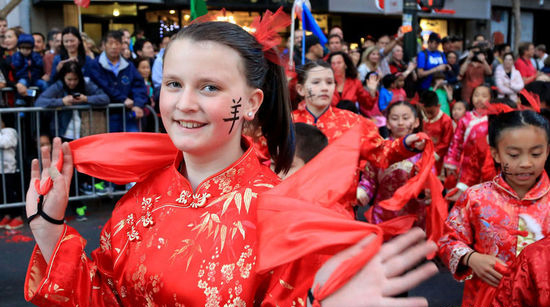 美国旧金山举办盛大春节巡游活动